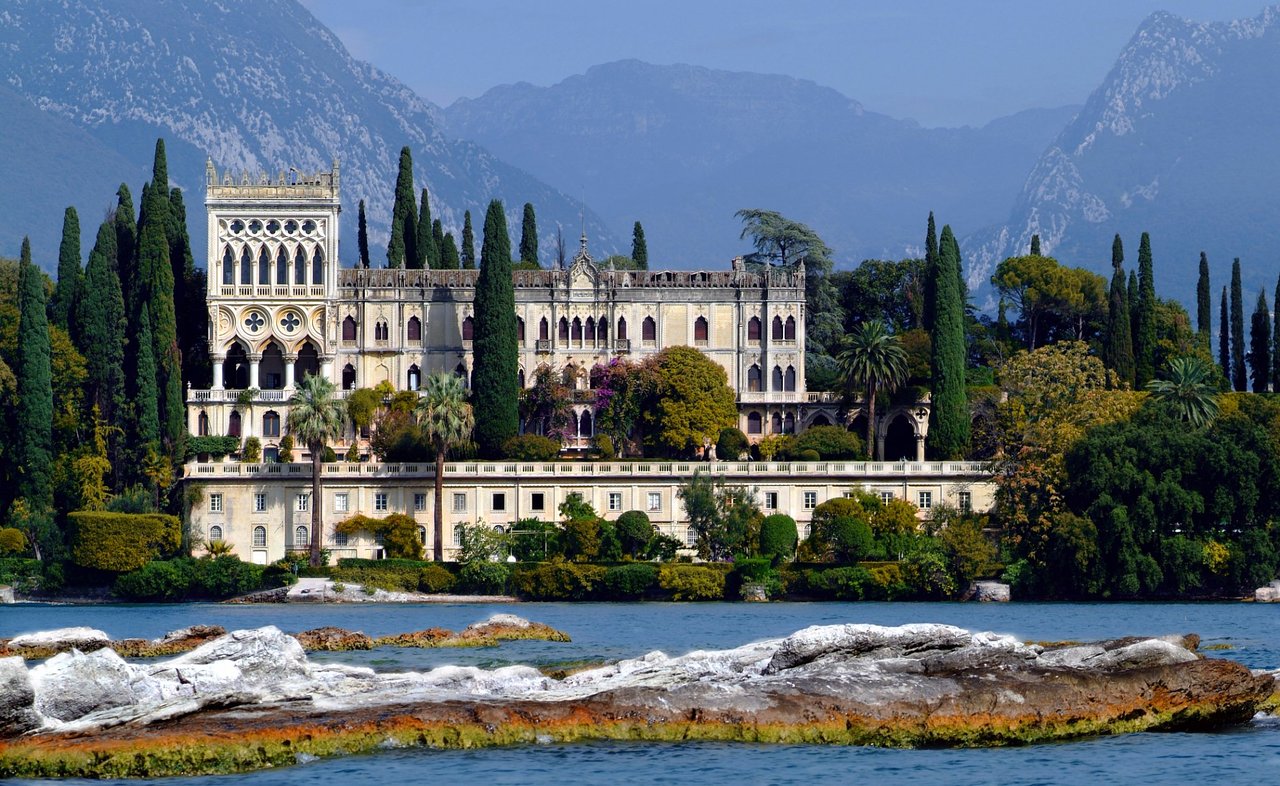 Matrimonio da Sogno sul Lago di Garda: Una Guida Completa